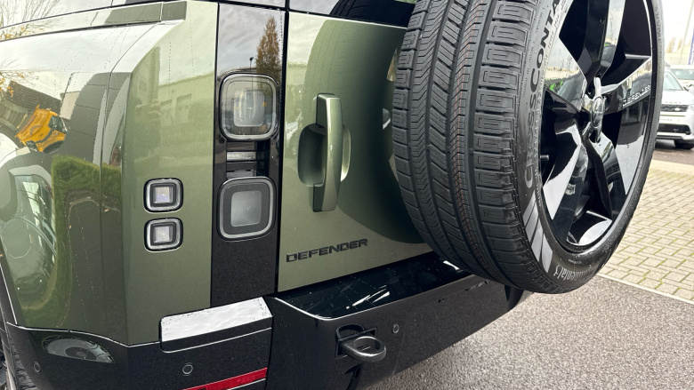 Land Rover Defender 3.0 D250 X-Dynamic SE 90 3dr Auto Diesel Estate